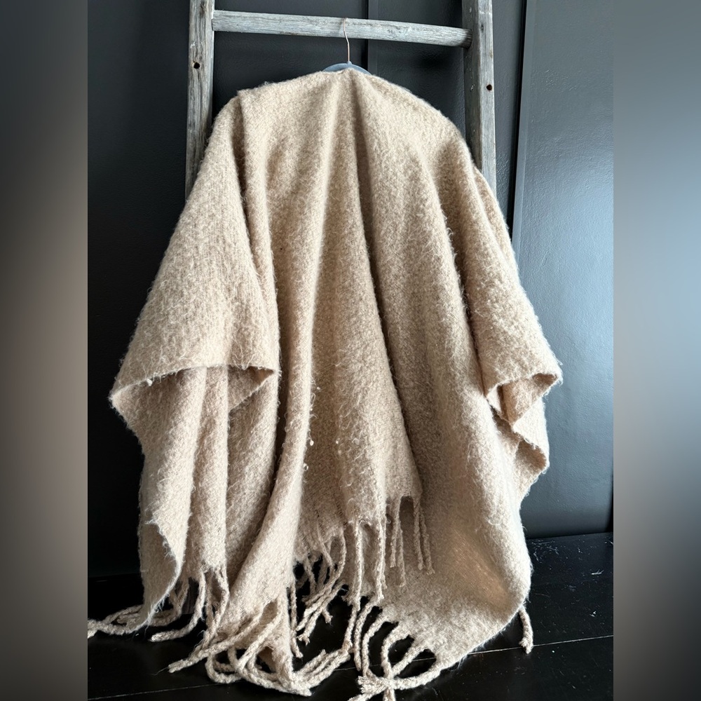 Fringe cover shawl